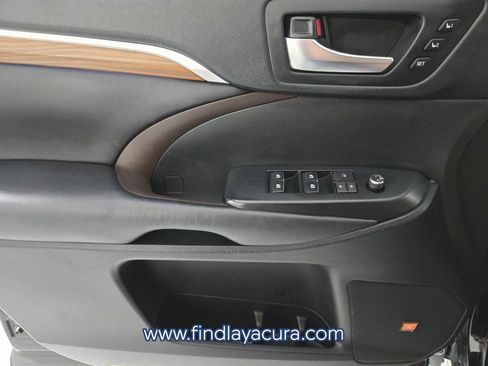 Used 2019 Toyota Highlander Limited image 19
