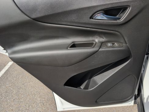 Used 2021 Chevrolet Equinox LT image 33