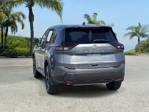Certified 2026 Nissan Rogue SV FWD image 4