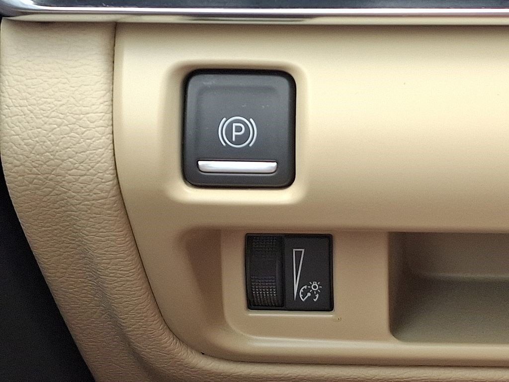 Certified 2023 Cadillac CT5 Luxury w/ Sun And Sound Package AWD/4WD image 23