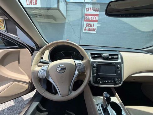 Used 2017 Nissan Altima 2.5 SL w/ 2.5 Technology Package FWD image 5