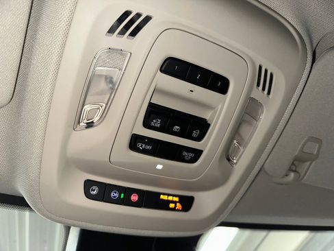 Certified 2023 Buick Envision Avenir image 19