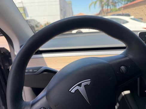 Used 2022 Tesla Model Y Performance AWD/4WD image 20