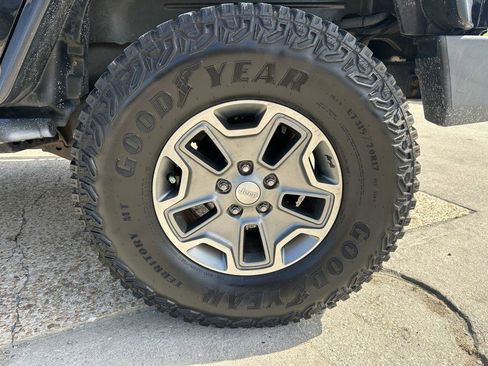 Used 2014 Jeep Wrangler Unlimited Rubicon AWD/4WD image 9