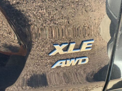 Used 2025 Toyota RAV4 XLE image 9