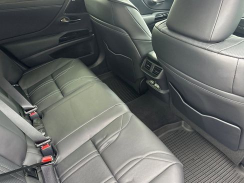 Certified 2025 Lexus ES 300h w/ Luxury Package image 31