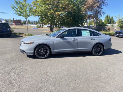 New 2025 Honda Accord SE image 2