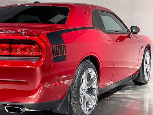 Used 2010 Dodge Challenger R/T RWD image 39