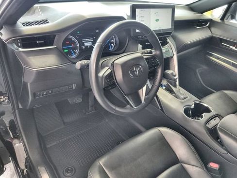 Used 2023 Toyota Venza XLE AWD/4WD image 14