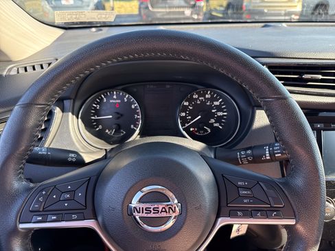 Used 2020 Nissan Rogue S w/ Special Edition Package AWD/4WD image 25