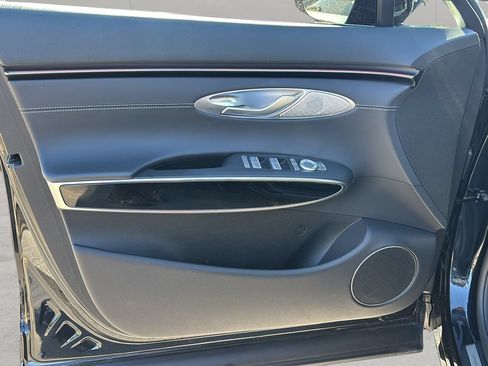 Certified 2026 Genesis GV70 2.5T AWD/4WD image 12