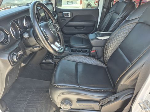 Used 2021 Jeep Wrangler Unlimited Sahara AWD/4WD image 16