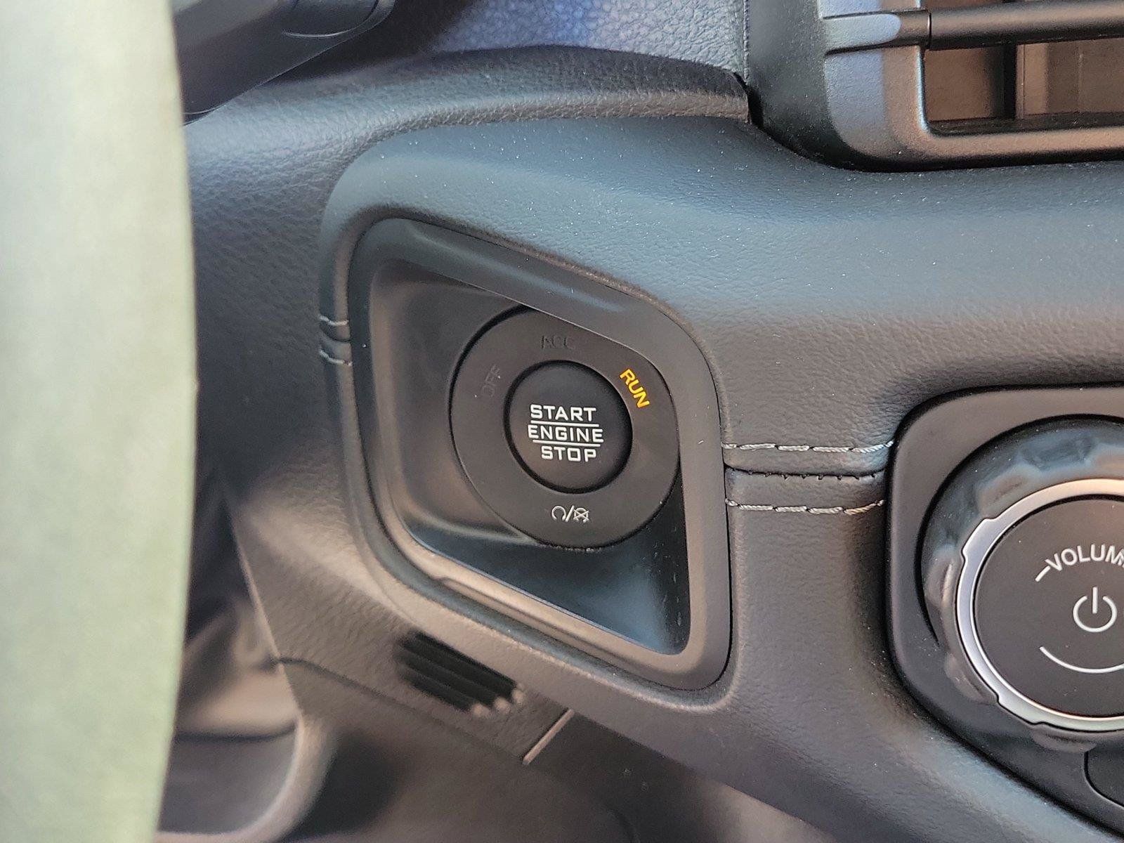 Used 2024 Jeep Wrangler Unlimited Sahara AWD/4WD image 30
