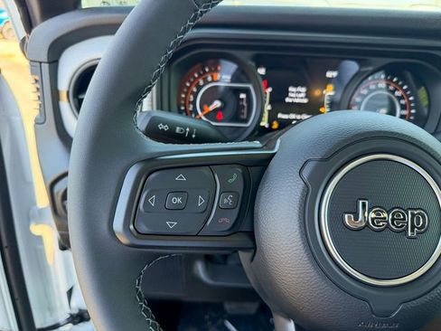 New 2026 Jeep Gladiator Sport AWD/4WD image 19