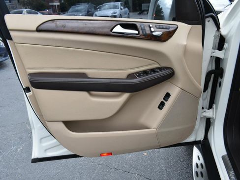 Used 2018 Mercedes-Benz GLS 450 4MATIC w/ Premium Package image 37