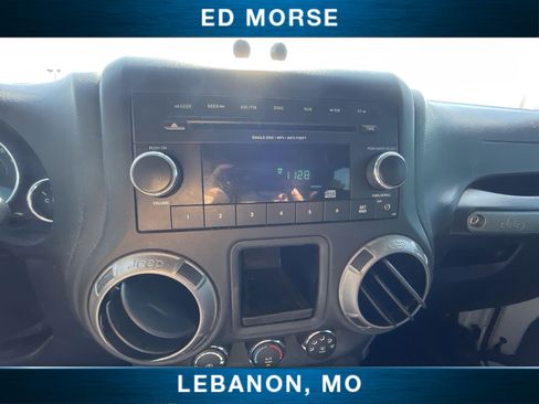 Used 2018 Jeep Wrangler Sport AWD/4WD image 13