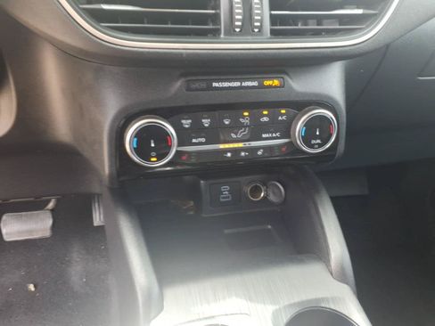 Used 2022 Ford Escape SEL FWD image 21