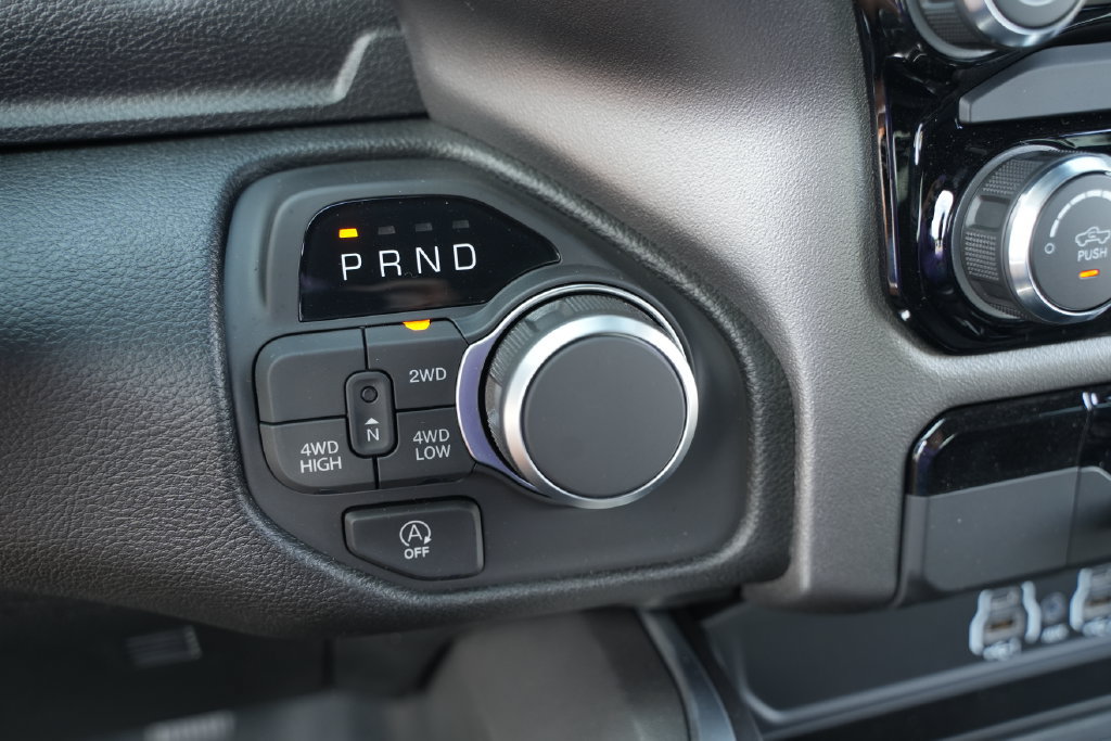 New 2026 RAM 1500 Express AWD/4WD image 32