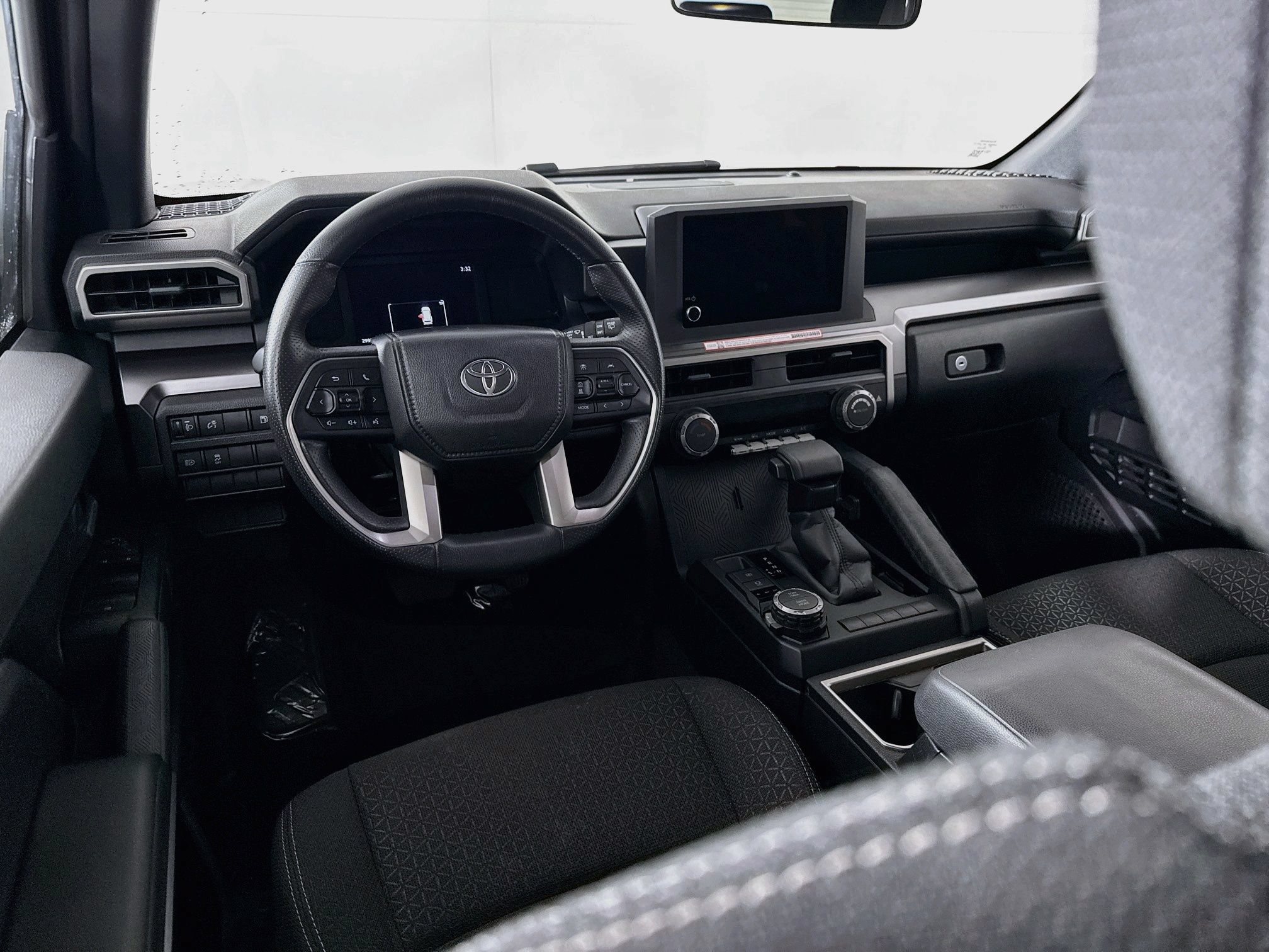 Certified 2025 Toyota 4Runner SR5 AWD/4WD image 18