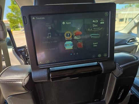Used 2020 Chrysler Pacifica Limited FWD image 20