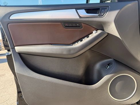 Used 2017 Audi Q5 2.0T Premium Plus w/ Technology Package image 14