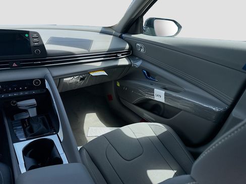 New 2026 Hyundai Elantra SEL Sport Premium FWD image 16