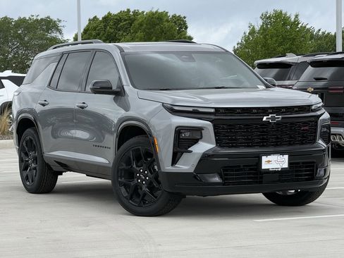 New 2026 Chevrolet Traverse RS image 2