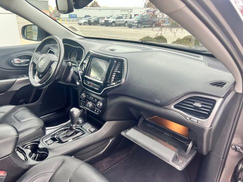 Used 2019 Jeep Cherokee Limited image 37