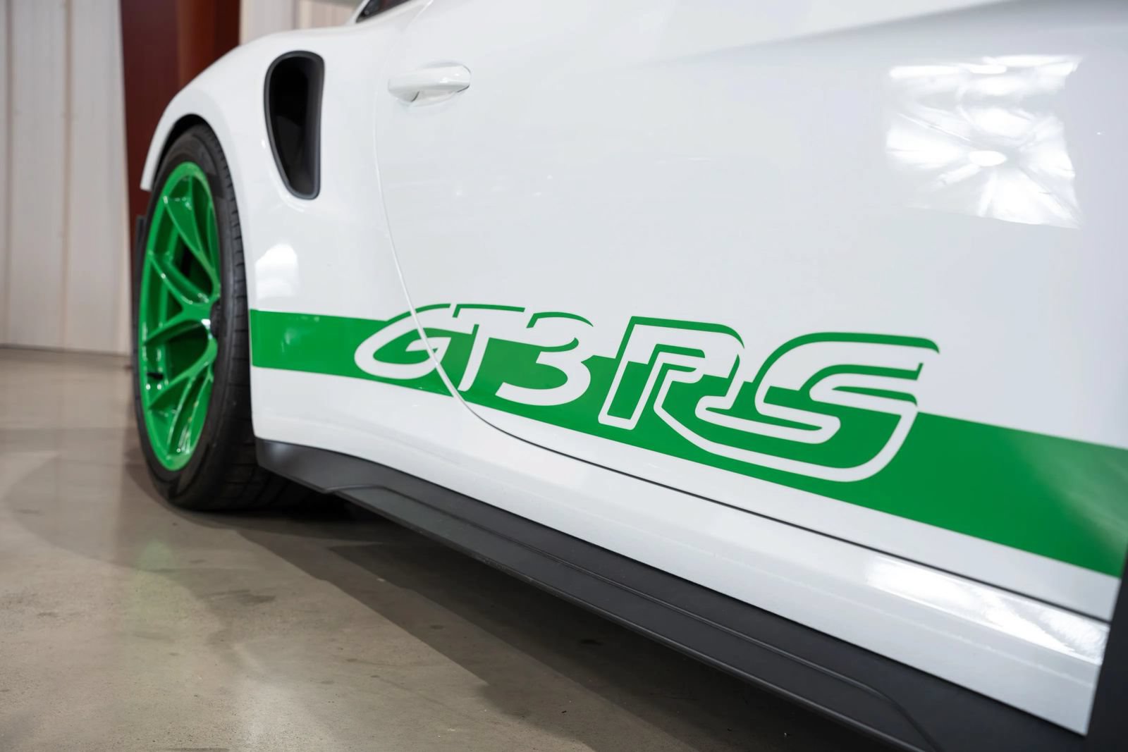 Used 2024 Porsche 911 GT3 RS RWD image 28