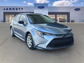 Used 2020 Toyota Corolla LE FWD video 1