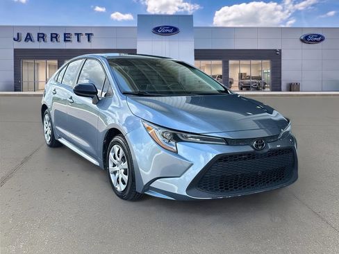 Used 2020 Toyota Corolla LE FWD image 1