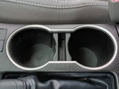 Used 2015 Toyota Corolla LE image 29