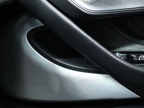 Used 2021 McLaren GT RWD image 18
