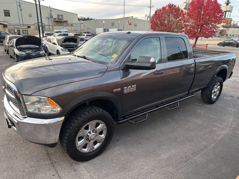 Used 2018 RAM 2500 Tradesman w/ Chrome Appearance Group image 16