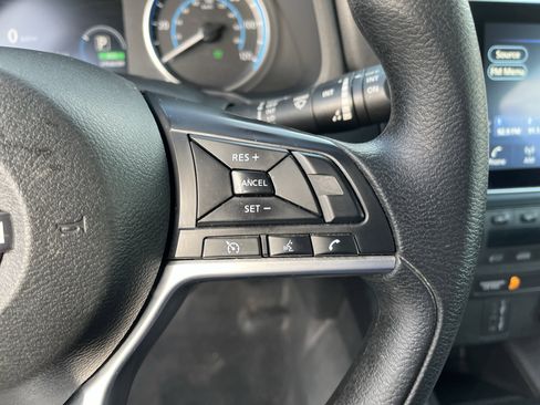 Certified 2023 Nissan Leaf S image 15