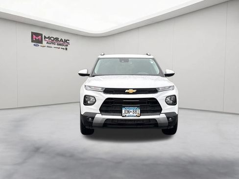 Used 2022 Chevrolet TrailBlazer LT w/ Convenience Package FWD image 3