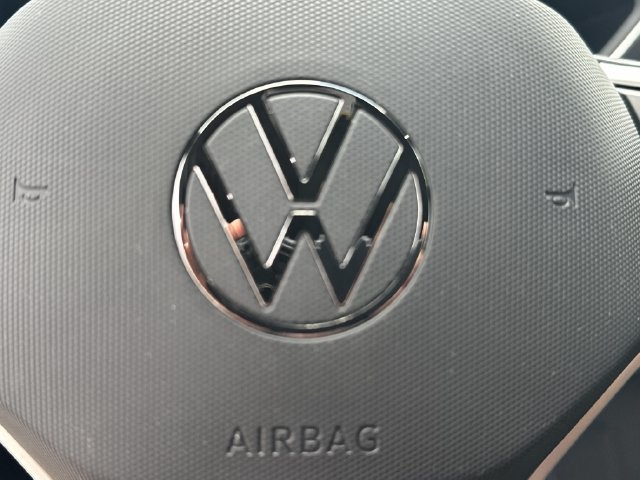 Used 2023 Volkswagen Tiguan SE R-Line FWD image 19