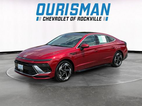 Used 2024 Hyundai Sonata SEL w/ Convenience Package FWD image 2