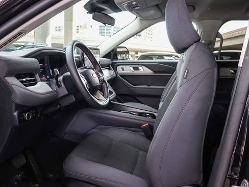 Used 2025 Ford Explorer Active image 16