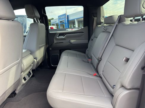 Used 2025 GMC Sierra 1500 SLT AWD/4WD image 23