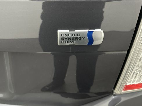 Used 2015 Toyota Prius Four image 12