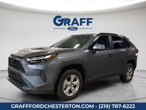 Used 2025 Toyota RAV4 XLE AWD/4WD image 12