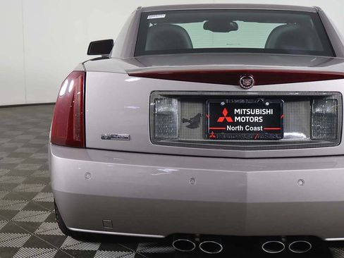 Used 2004 Cadillac XLR RWD image 14