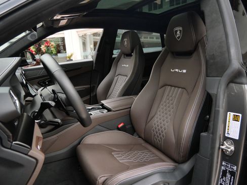 Used 2024 Lamborghini Urus S image 18