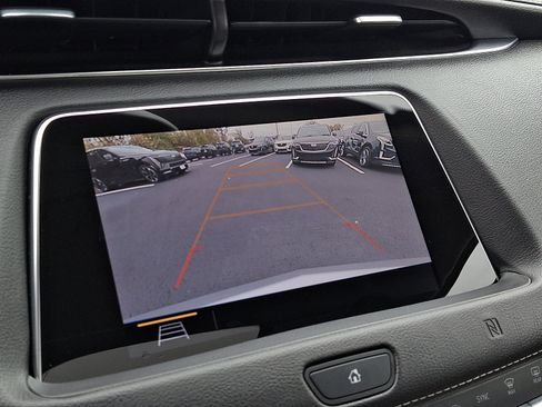 Used 2019 Cadillac XT4 Luxury w/ Cold Weather Package image 18