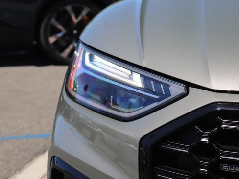 Certified 2025 Audi Q5 e Premium Plus w/ Premium Plus Package AWD/4WD image 12