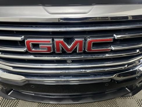 Used 2022 GMC Terrain SLT w/ Infotainment Package II image 9