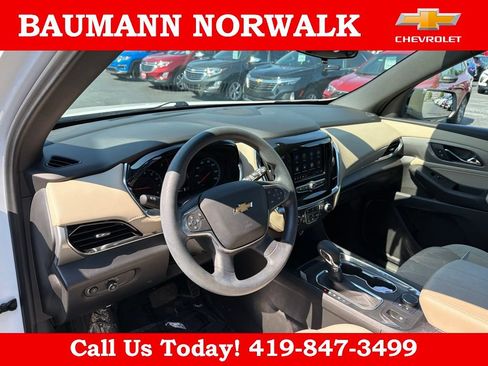 Used 2022 Chevrolet Traverse LS FWD image 15