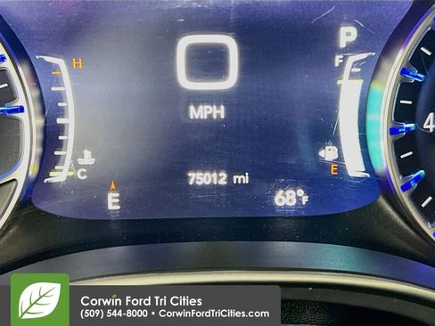 Used 2021 Chrysler Pacifica Touring w/ S Appearance Package FWD image 2