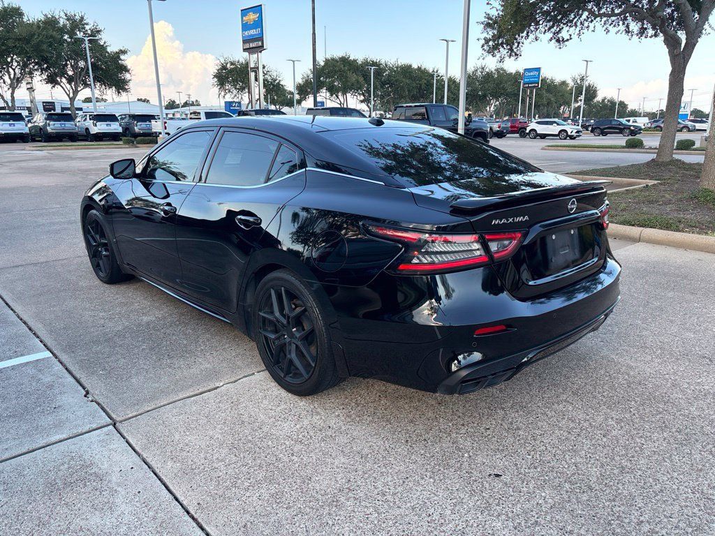 Used 2023 Nissan Maxima SR w/ Sport Mat Group FWD image 7